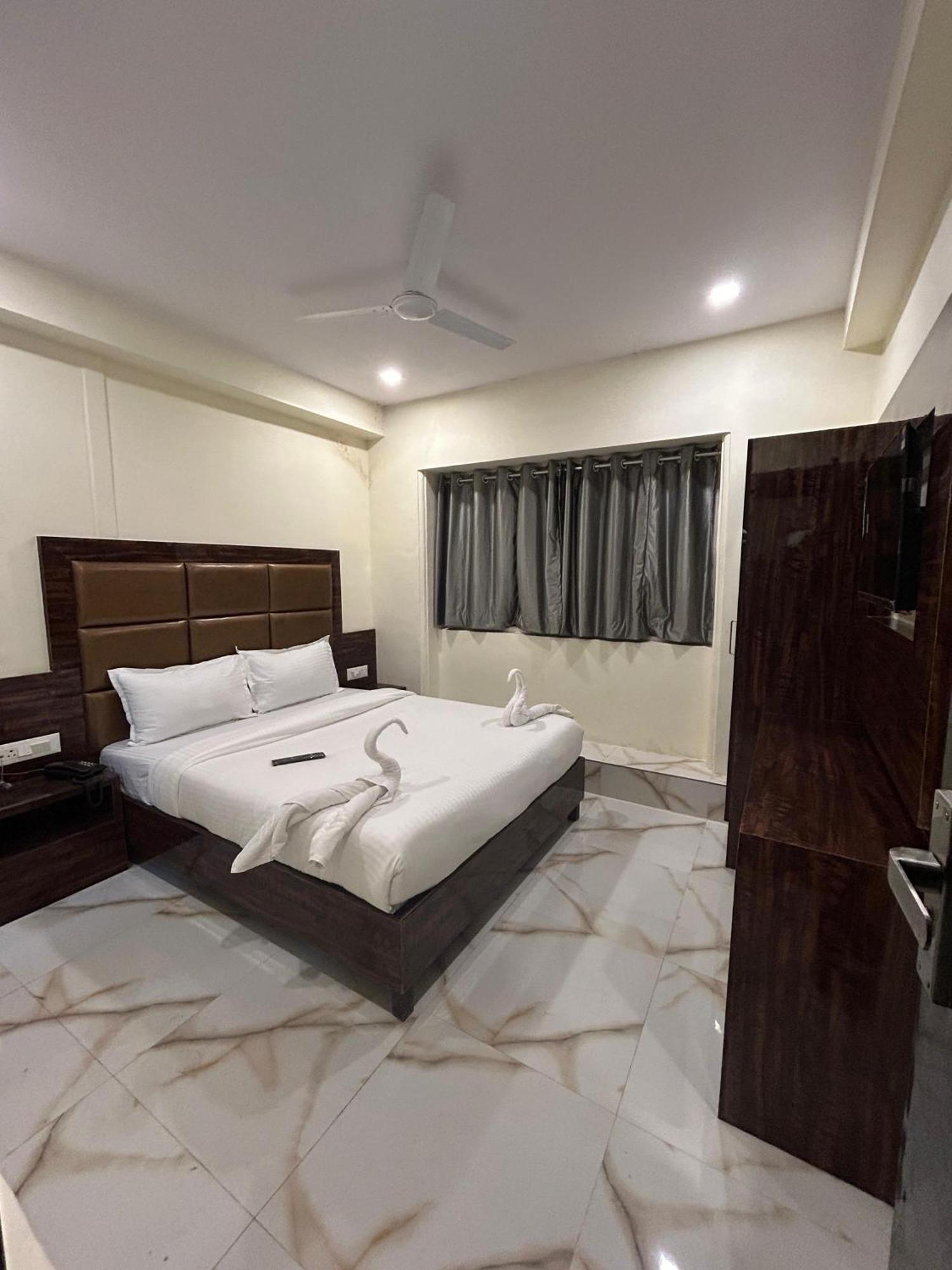 מומביי Hotel Rinza Residency מראה חיצוני תמונה